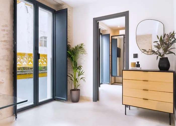 Luxury Apartment Overlooking Casa Pilatos